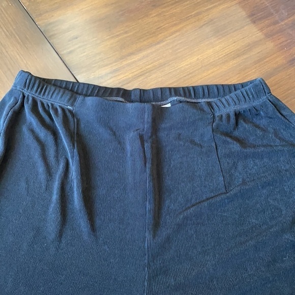 Chico's Travelers Fine Rib Pull On Elastic Waist Pants Black - Picture 5 of 9